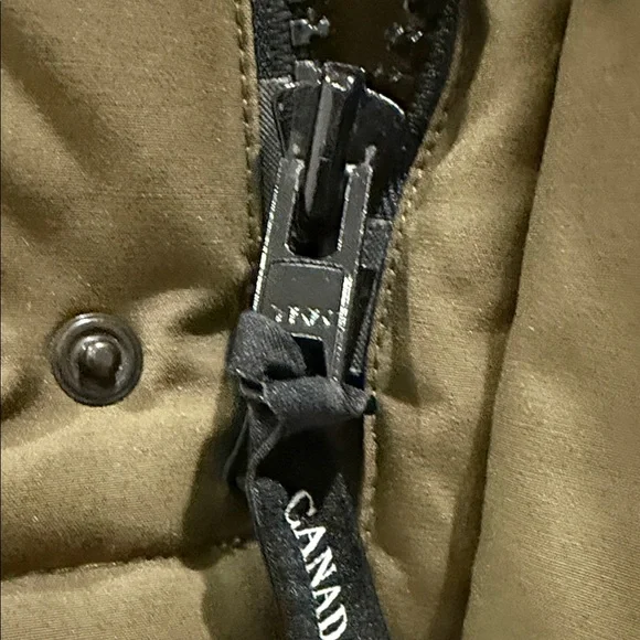 Canada Goose Men’s Military Green Puffer Jacket with Fur Hood - Picture 5 of 14